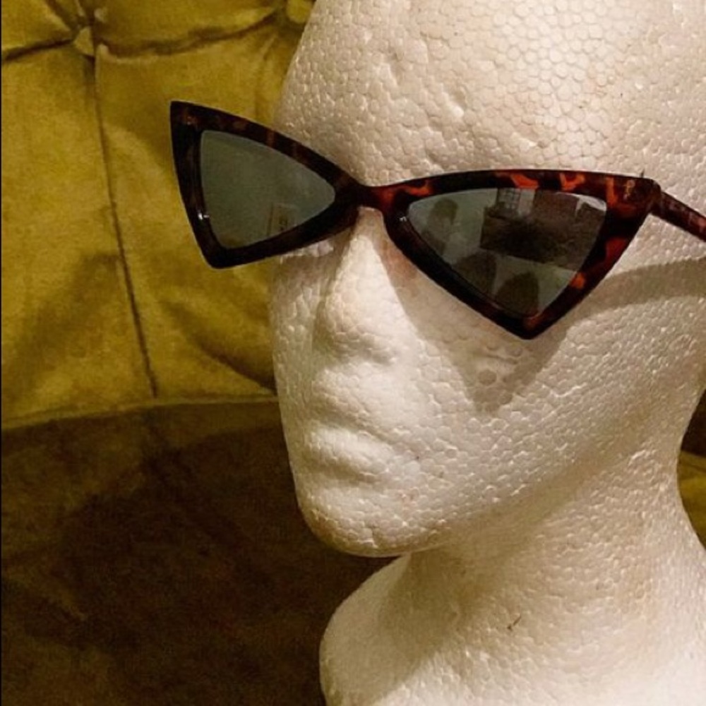 Vogue style shades